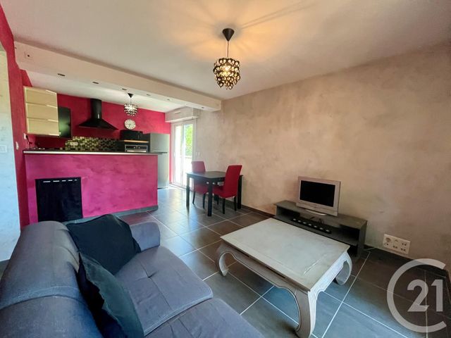 Appartement F3 &agrave; louer - 3 pi&egrave;ces - 55,98 m2 - Six Fours Les Plages - 83 - PROVENCE-ALPES-COTE-D-AZUR