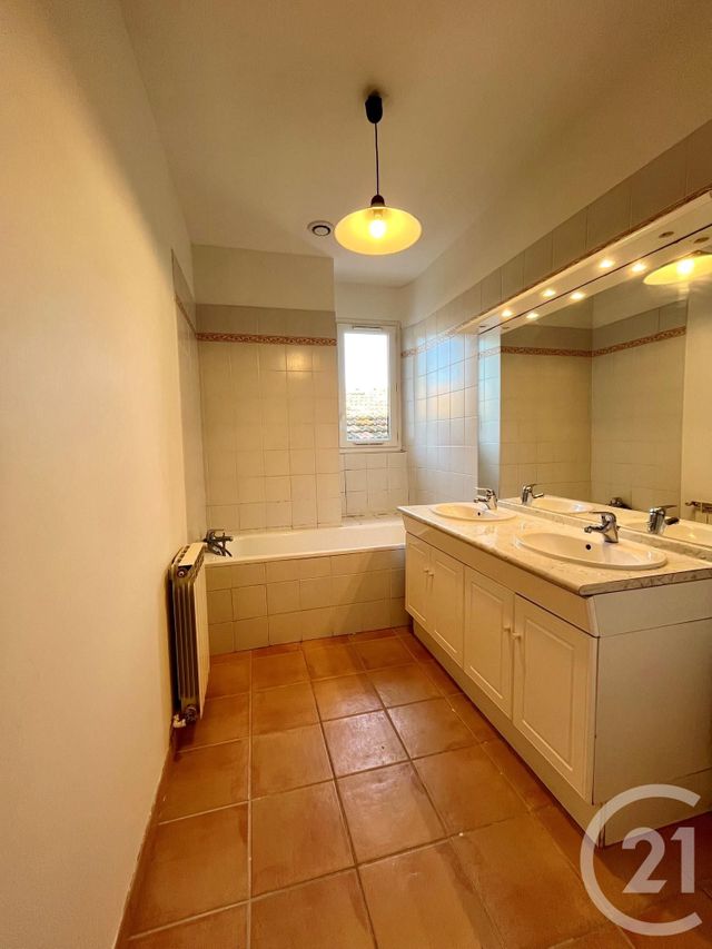 Appartement F4 &agrave; louer - 4 pi&egrave;ces - 109,53 m2 - St Cyr Sur Mer - 83 - PROVENCE-ALPES-COTE-D-AZUR