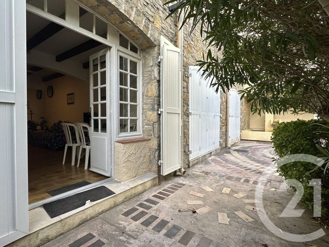 Appartement F3 &agrave; vendre - 3 pi&egrave;ces - 60,42 m2 - St Cyr Sur Mer - 83 - PROVENCE-ALPES-COTE-D-AZUR