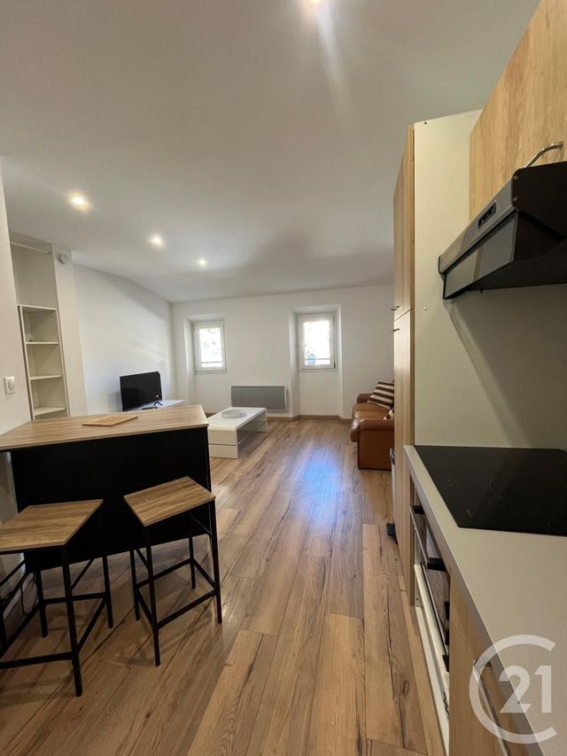 Appartement F1 &agrave; louer - 1 pi&egrave;ce - 24,39 m2 - St Cyr Sur Mer - 83 - PROVENCE-ALPES-COTE-D-AZUR
