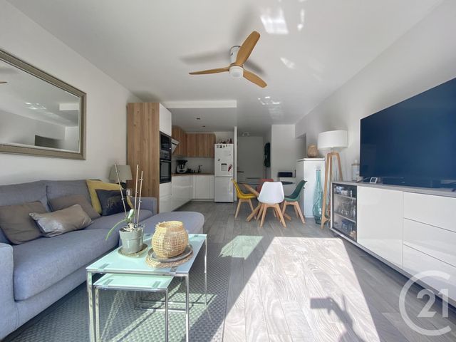 Appartement F3 &agrave; vendre - 3 pi&egrave;ces - 53,06 m2 - St Cyr Sur Mer - 83 - PROVENCE-ALPES-COTE-D-AZUR