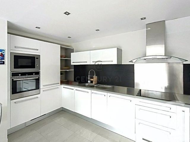 Appartement &agrave; louer - 2 pi&egrave;ces - 55 m2 - Deauville - 14 - BASSE-NORMANDIE