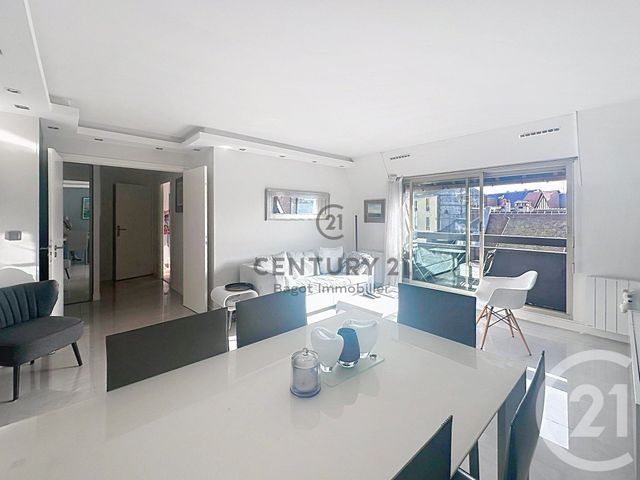 Appartement &agrave; louer - 2 pi&egrave;ces - 55 m2 - Deauville - 14 - BASSE-NORMANDIE