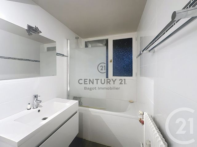 Appartement &agrave; louer - 5 pi&egrave;ces - 70 m2 - Tourgeville - 14 - BASSE-NORMANDIE