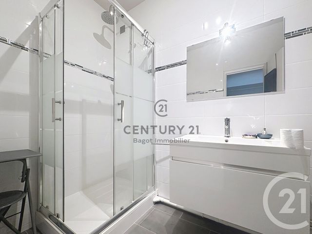 Appartement &agrave; louer - 5 pi&egrave;ces - 70 m2 - Tourgeville - 14 - BASSE-NORMANDIE