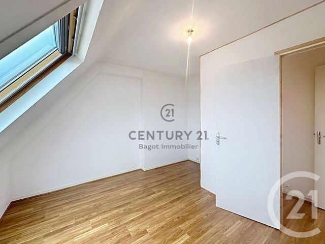 Appartement F4 &agrave; louer - 4 pi&egrave;ces - 65 m2 - Pont L Eveque - 14 - BASSE-NORMANDIE