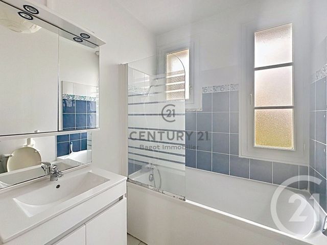 Appartement F4 &agrave; louer - 4 pi&egrave;ces - 65 m2 - Pont L Eveque - 14 - BASSE-NORMANDIE