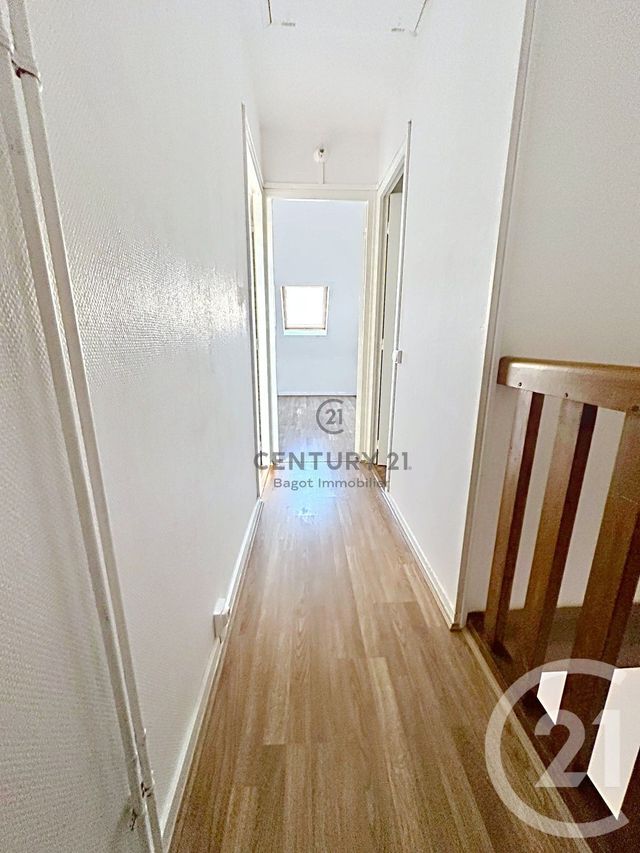 Appartement F4 &agrave; louer - 4 pi&egrave;ces - 65 m2 - Pont L Eveque - 14 - BASSE-NORMANDIE