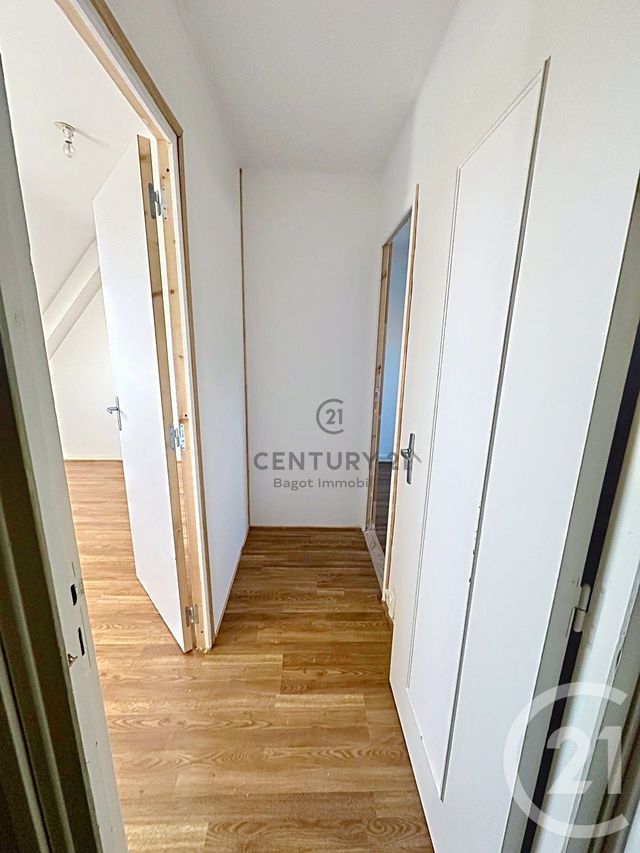 Appartement F4 &agrave; louer - 4 pi&egrave;ces - 65 m2 - Pont L Eveque - 14 - BASSE-NORMANDIE
