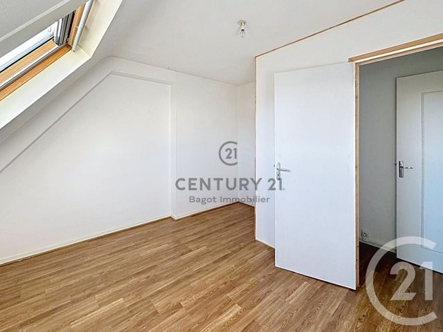 Appartement F4 &agrave; louer - 4 pi&egrave;ces - 65 m2 - Pont L Eveque - 14 - BASSE-NORMANDIE