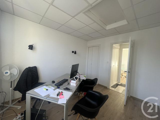 Bureaux à louer - 10.21 m2 - 09 - Ariege