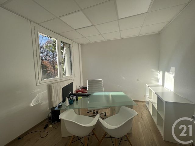 Bureaux à louer - 10.21 m2 - 09 - Ariege