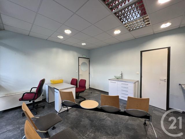 Appartement Local à louer - 1 pièce - 52 m2 - Foix - 09 - MIDI-PYRENEES