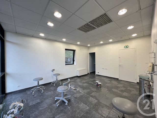 Appartement Local à louer - 1 pièce - 52 m2 - Foix - 09 - MIDI-PYRENEES