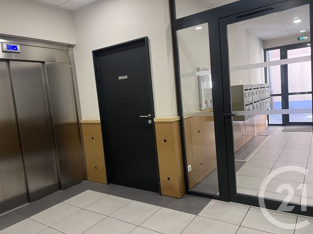 Appartement F3 &agrave; louer - 3 pi&egrave;ces - 75 m2 - Foix - 09 - MIDI-PYRENEES