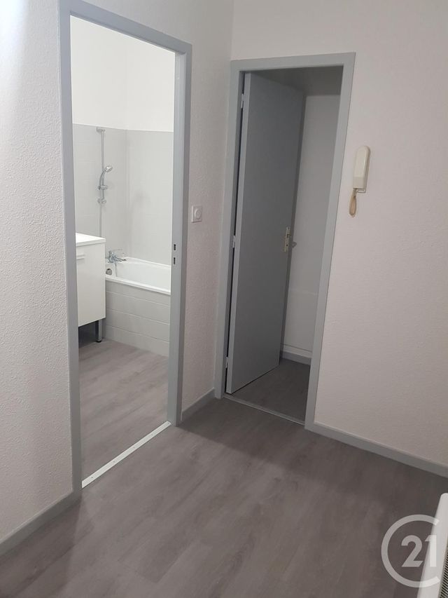 Appartement T3 &agrave; louer - 3 pi&egrave;ces - 67,85 m2 - Foix - 09 - MIDI-PYRENEES