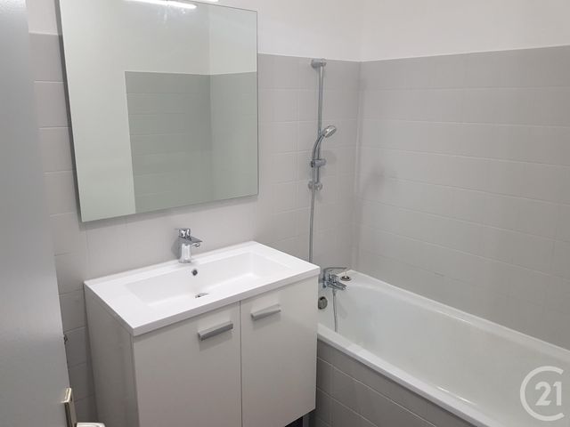 Appartement T3 &agrave; louer - 3 pi&egrave;ces - 67,85 m2 - Foix - 09 - MIDI-PYRENEES
