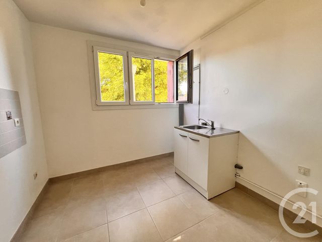 Appartement F5 à vendre - 5 pièces - 82,20 m2 - Joue Les Tours - 37 - CENTRE