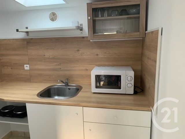 Appartement Studio &agrave; louer - 1 pi&egrave;ce - 15,72 m2 - Tours - 37 - CENTRE