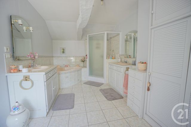 Maison à vendre - 5 pièces - 149 m2 - Neuil - 37 - CENTRE