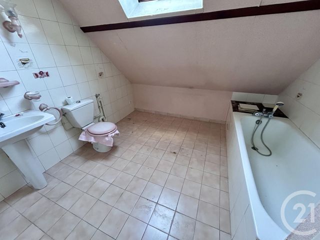 Maison à vendre - 8 pièces - 141 m2 - Veigne - 37 - CENTRE