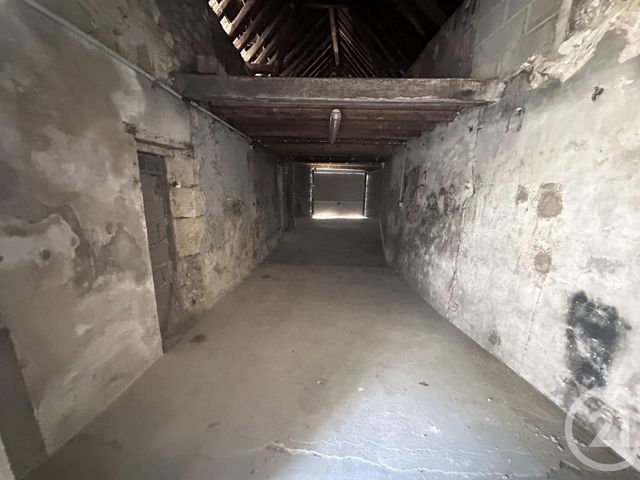 Parking &agrave; louer - 40 m2 - Nazelles Negron - 37 - CENTRE