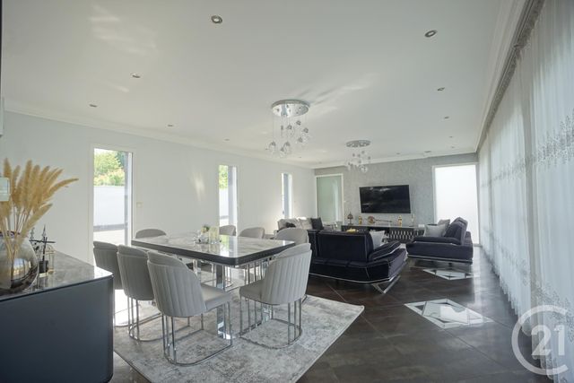 Maison &agrave; louer - 7 pi&egrave;ces - 220 m2 - Joue Les Tours - 37 - CENTRE