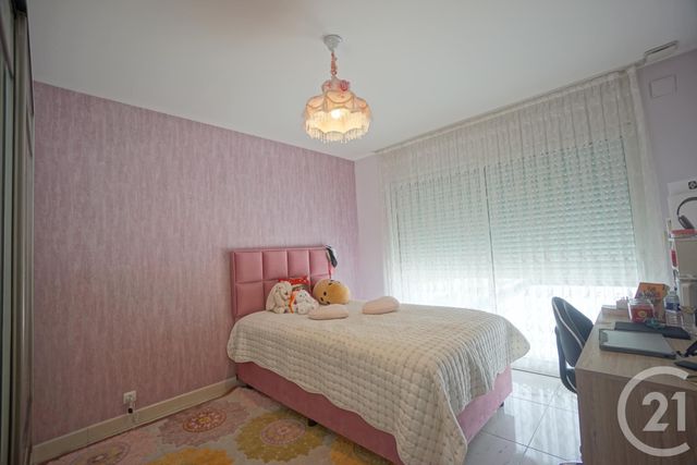 Maison &agrave; louer - 7 pi&egrave;ces - 220 m2 - Joue Les Tours - 37 - CENTRE