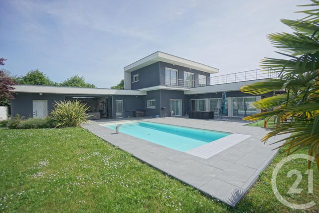 Maison &agrave; louer - 7 pi&egrave;ces - 220 m2 - Joue Les Tours - 37 - CENTRE