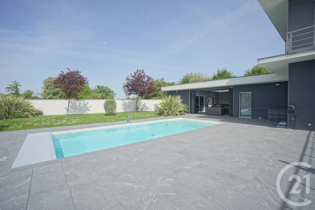 Maison &agrave; louer - 7 pi&egrave;ces - 220 m2 - Joue Les Tours - 37 - CENTRE