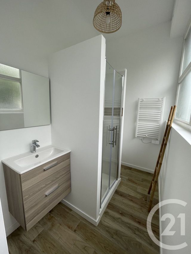 Appartement Loft &agrave; louer - 5 pi&egrave;ces - 188,49 m2 - Tours - 37 - CENTRE