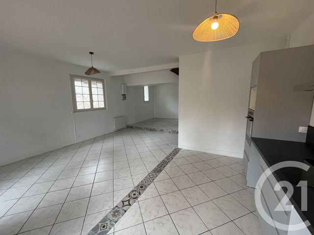 Maison &agrave; louer - 3 pi&egrave;ces - 66,19 m2 - Ballan Mire - 37 - CENTRE