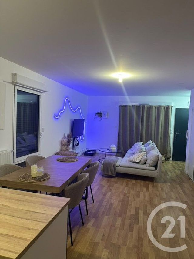 Appartement F4 &agrave; louer - 4 pi&egrave;ces - 81,59 m2 - Tours - 37 - CENTRE