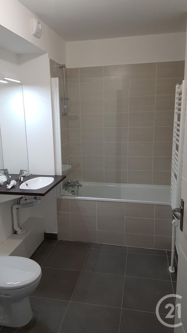 Appartement F4 &agrave; louer - 4 pi&egrave;ces - 81,59 m2 - Tours - 37 - CENTRE