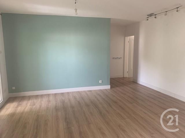 Appartement F4 &agrave; louer - 4 pi&egrave;ces - 75,14 m2 - Chambray Les Tours - 37 - CENTRE