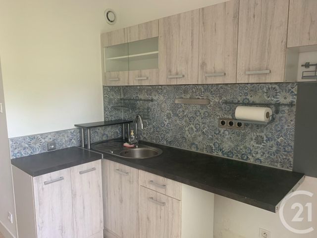 Appartement F4 &agrave; louer - 4 pi&egrave;ces - 75,14 m2 - Chambray Les Tours - 37 - CENTRE