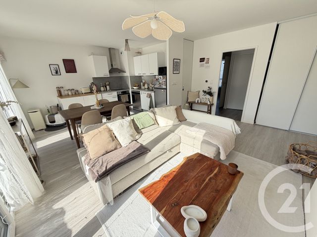 Appartement F3 &agrave; louer - 3 pi&egrave;ces - 64,77 m2 - Chambray Les Tours - 37 - CENTRE