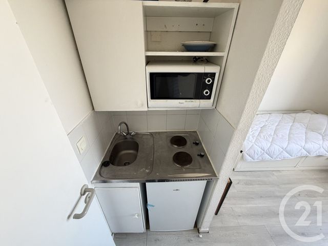 Appartement Studio &agrave; louer - 1 pi&egrave;ce - 15,41 m2 - Tours - 37 - CENTRE