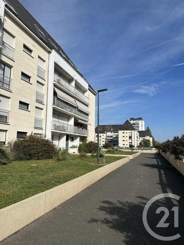 Appartement F3 &agrave; louer - 3 pi&egrave;ces - 76,22 m2 - Tours - 37 - CENTRE