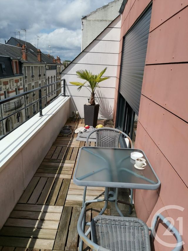 Appartement F4 &agrave; louer - 4 pi&egrave;ces - 72 m2 - Tours - 37 - CENTRE