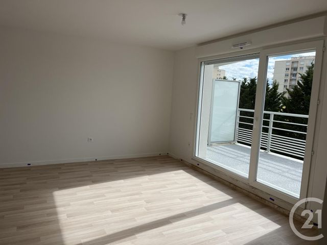 Appartement F3 &agrave; louer - 3 pi&egrave;ces - 62,16 m2 - Joue Les Tours - 37 - CENTRE
