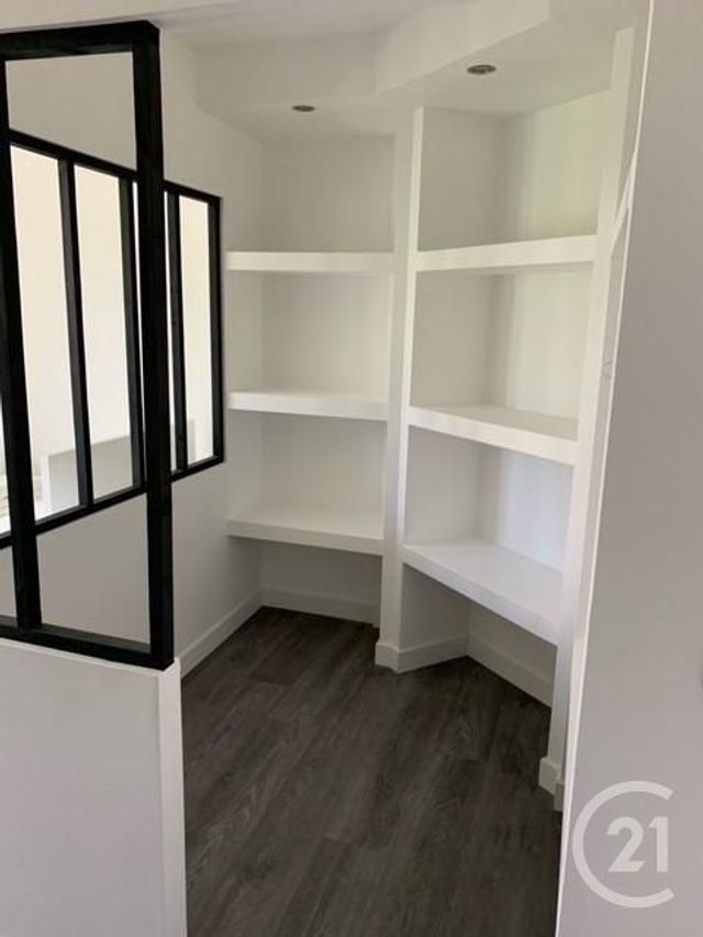 Appartement Studio &agrave; louer - 1 pi&egrave;ce - 20,17 m2 - Tours - 37 - CENTRE