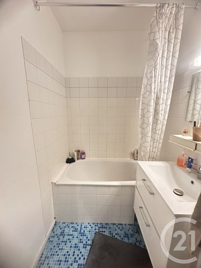Appartement F5 &agrave; louer - 5 pi&egrave;ces - 83,55 m2 - Tours - 37 - CENTRE