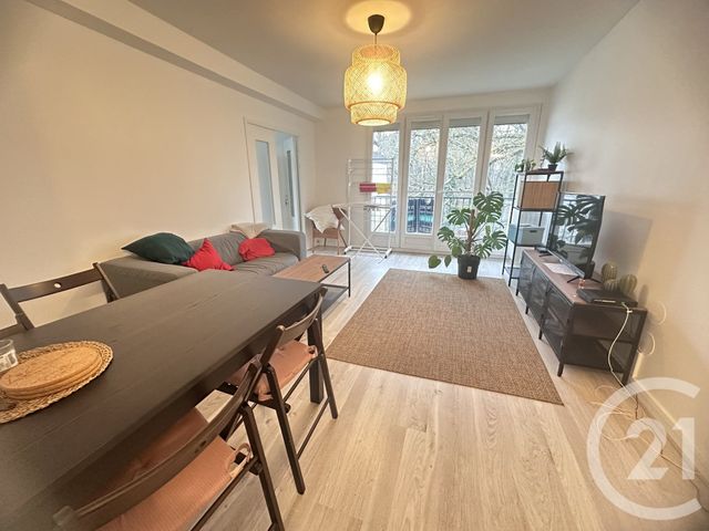 Appartement F5 &agrave; louer - 5 pi&egrave;ces - 83,55 m2 - Tours - 37 - CENTRE