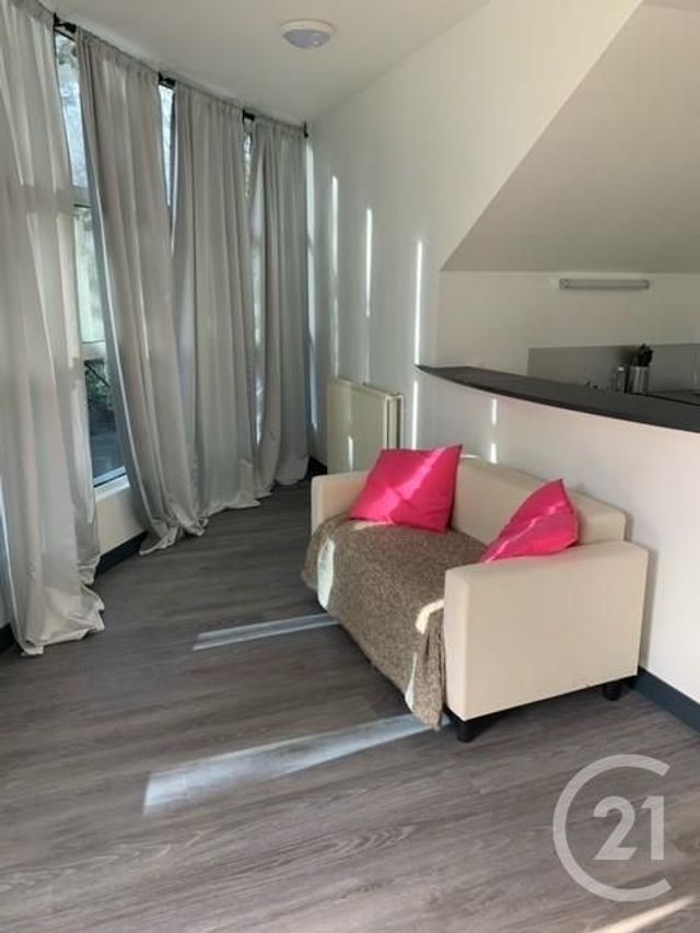Appartement Studio &agrave; louer - 1 pi&egrave;ce - 41,92 m2 - Tours - 37 - CENTRE