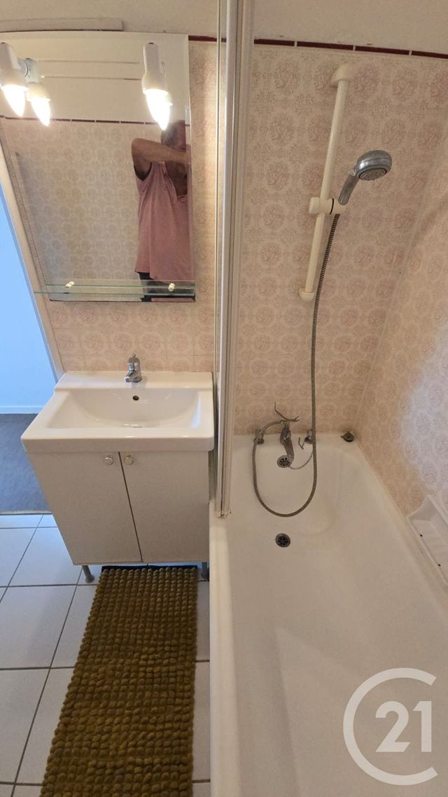 Appartement F4 &agrave; louer - 4 pi&egrave;ces - 73 m2 - Tours - 37 - CENTRE