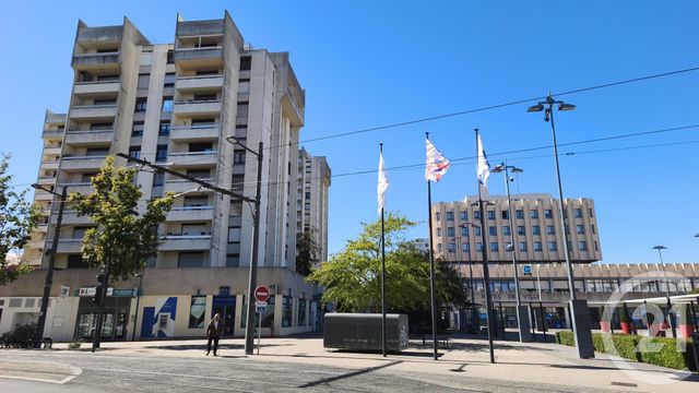 parking - JOUE LES TOURS - 37