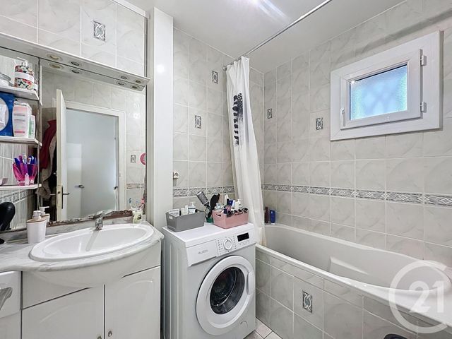 Appartement T3 &agrave; vendre - 3 pi&egrave;ces - 65,90 m2 - St Jean De La Ruelle - 45 - CENTRE