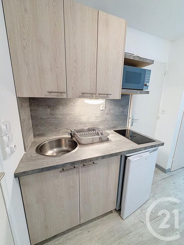 Appartement F1 à louer - 1 pièce - 20 m2 - Orleans - 45 - CENTRE