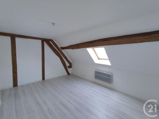 Maison à louer - 4 pièces - 79,50 m2 - Neuville Aux Bois - 45 - CENTRE